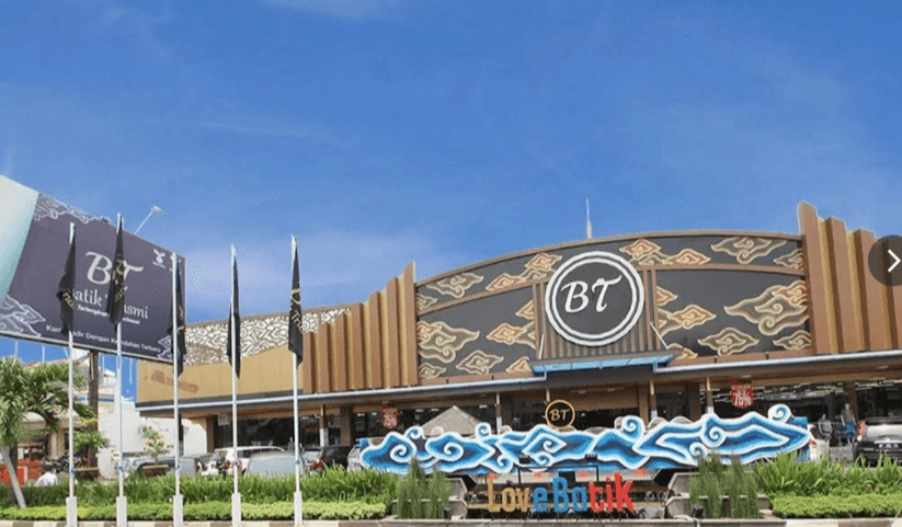 area tempat parkir mobil di batik trusmi cirebon khusus bus dan hiace